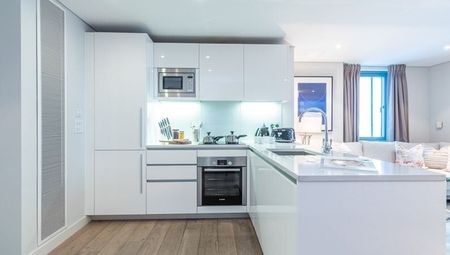3 bedroom house with 1 reception and 2 bathrooms in Hyde Park, W2 - Photo 2