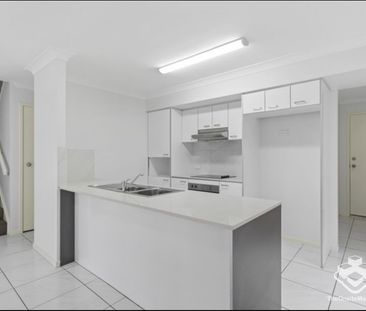 4 bedrooms/ 2 master ensuites/ DLUG - Photo 3