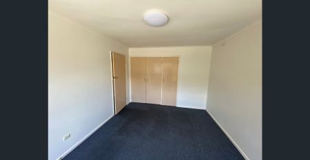 Spacious Two Bedroom Unit Opposite Chadstone Shopping Centre! - Photo 2