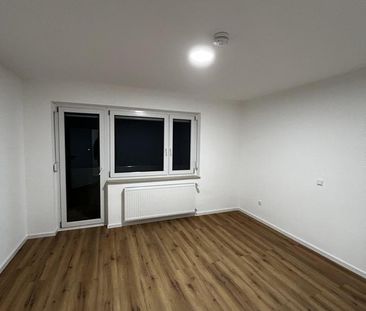 Moderne 75 m²-Wohnung mit Einbauküche, Balkon, Keller & Parkplatz - Foto 1
