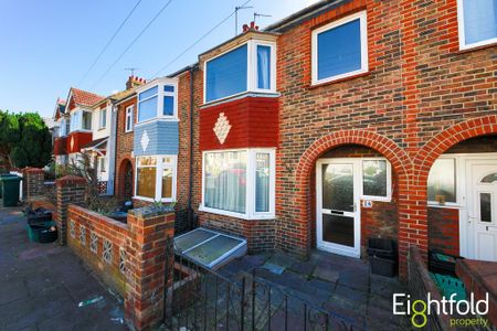 6 bedroom terraced house to rent - Photo 4