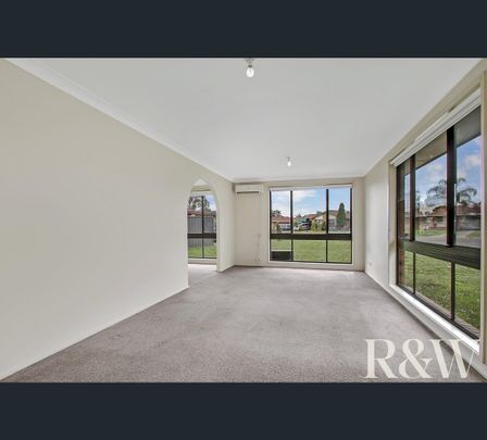 10 Magyar Place, Oakhurst, NSW 2761 - Photo 1