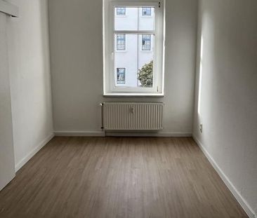 Erstbezug nach Renovierung! Ihr WohlfÃ¼hlort mit schÃ¶nem Balkon un... - Photo 1