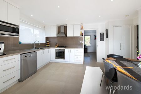 Lovely unit in Blackburn north! - Photo 2