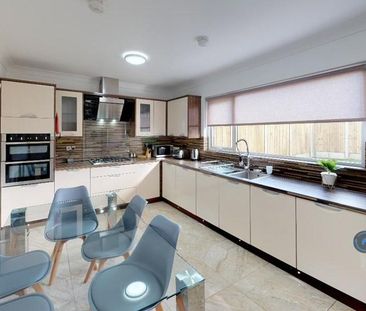 1 bedroom in a house share to rent - Photo 5