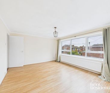 3 bedroom flat to rent - Photo 4