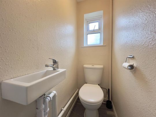 3 bedroom house - semi-detached - Photo 1