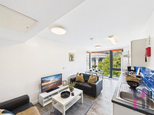 5 bedroom flat to rent - Photo 1