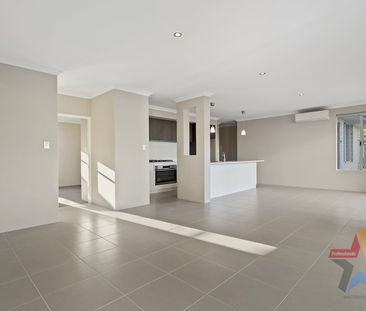 HIDDEN GEM-SPACIOUS REAR VILLA, A STONES THROW FROM THE BEAUTIFUL S... - Photo 2