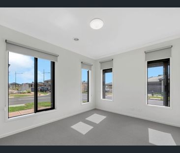 THREE BEDROOM HOME - Photo 3