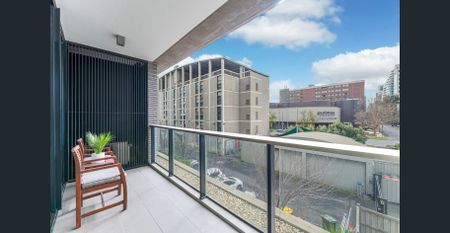 Stylish North-Facing Apartment in a Premier Lakeside Precinct - Photo 5