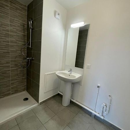 Location Appartement 2 pièces 43m² - Photo 4