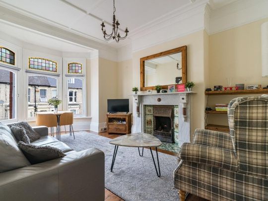 4 bedroom maisonette to rent - Photo 1