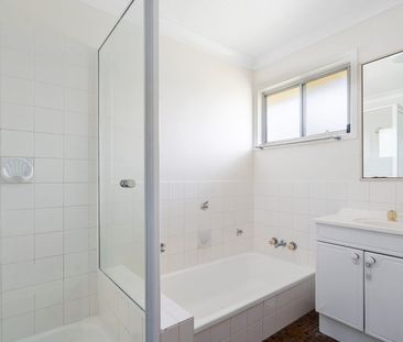 Family home in a great location - Photo 5