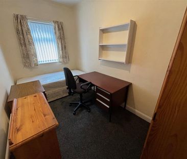 4 bedroom terraced house to rent - Photo 3