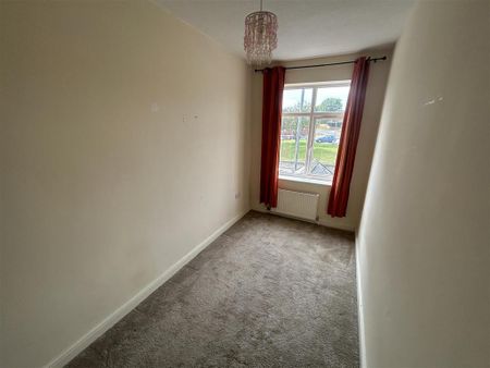 4 bedroom detached house to rent - Photo 2