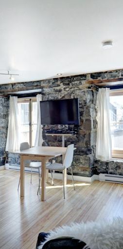 Loft entièrement meublé à louer Vieux-Québec novembre 2025 - Photo 1