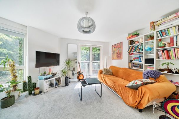 Seren Park Gardens, London, SE3 - Photo 1