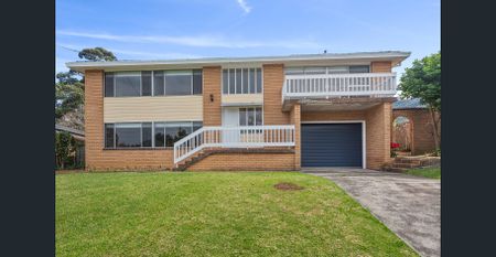 A Spacious Family Home with Pool & Cabana - Photo 5