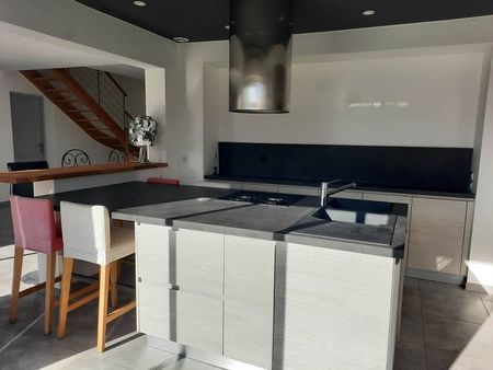 Location Maison 7 pièces 217m² LUNEL 34400 - Photo 4