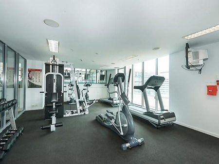 CBD close to everything! - Photo 2