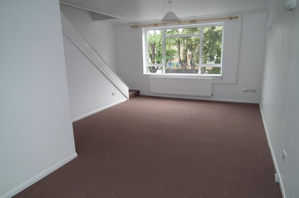 2 bedroom maisonette to rent - Photo 1
