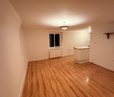 2 Bed Flat, Camberwell Grove, SE5 - Photo 1