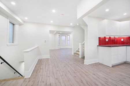 For Lease - 46 Cowan Avenue Unit# Upper #B, Toronto, Ontario - Photo 4