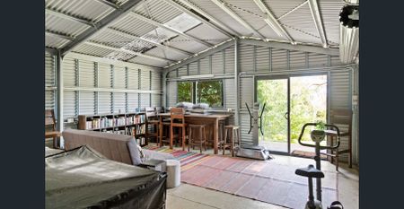 Enchanting Treechange On An Acre With Bay Views - Photo 2