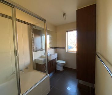 Convenientlly Located Apartment - Photo 3