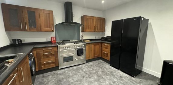 1 bedroom semi-detached house to rent - Photo 2