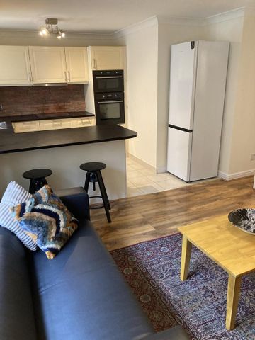 2 bedroom flat to rent - Photo 2