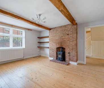 2 bedroom character property to rent - Photo 3