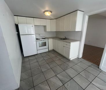 Grand 3½, 5 min, Métro CSteCatherine, Univ.Montréal, Hôpitaux, 1 avril - Photo 2