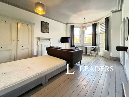 studio to rent The Drive, Hove, East Sussex, BN3 - Photo 3