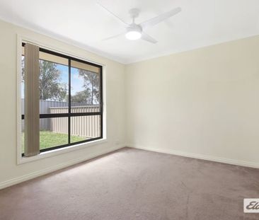 Spacious 3-Bedroom Townhouse in Springdale Heights - Photo 3