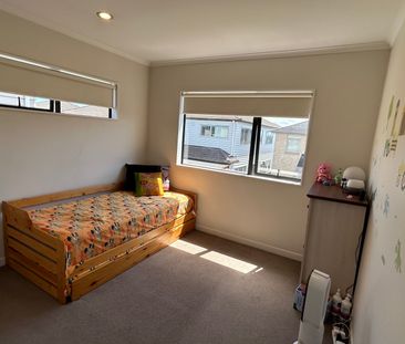 Spacious 4-Bedroom Family Home in Prime Ormiston Location - Photo 4