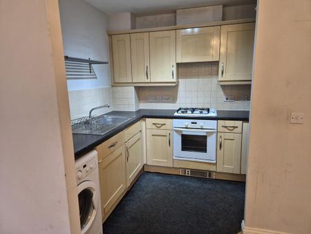 2 bedroom flat to rent - Photo 2