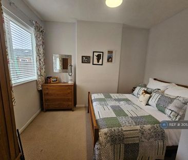 2 bedroom maisonette to rent - Photo 4