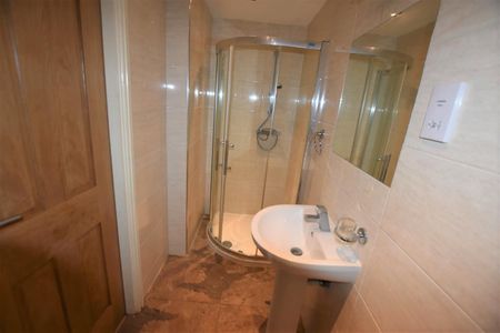 Narborough Road - Photo 5