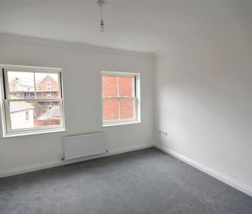 2 bedroom end of terrace house to rent - Photo 1