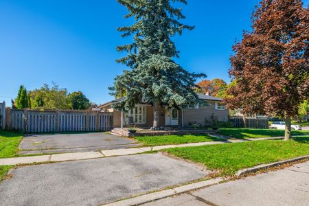 For Lease - 22 Brightside Drive, Toronto, Ontario - Photo 4