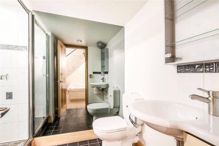 3 bedroom flat to rent - Photo 4