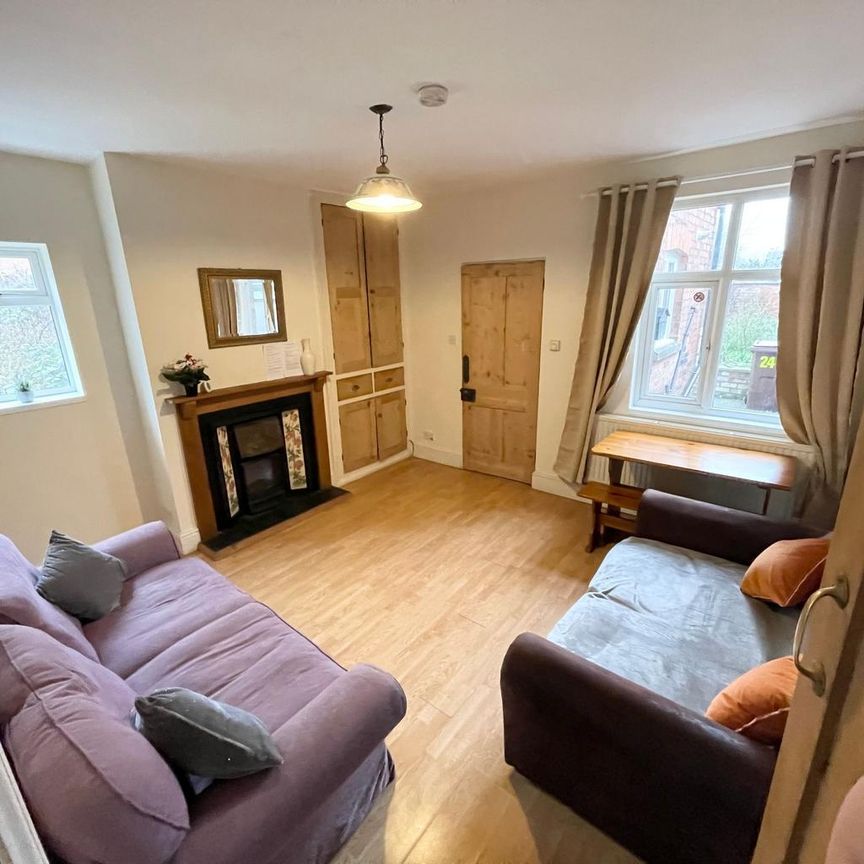 1 bedroom in a house share to rent - Photo 1