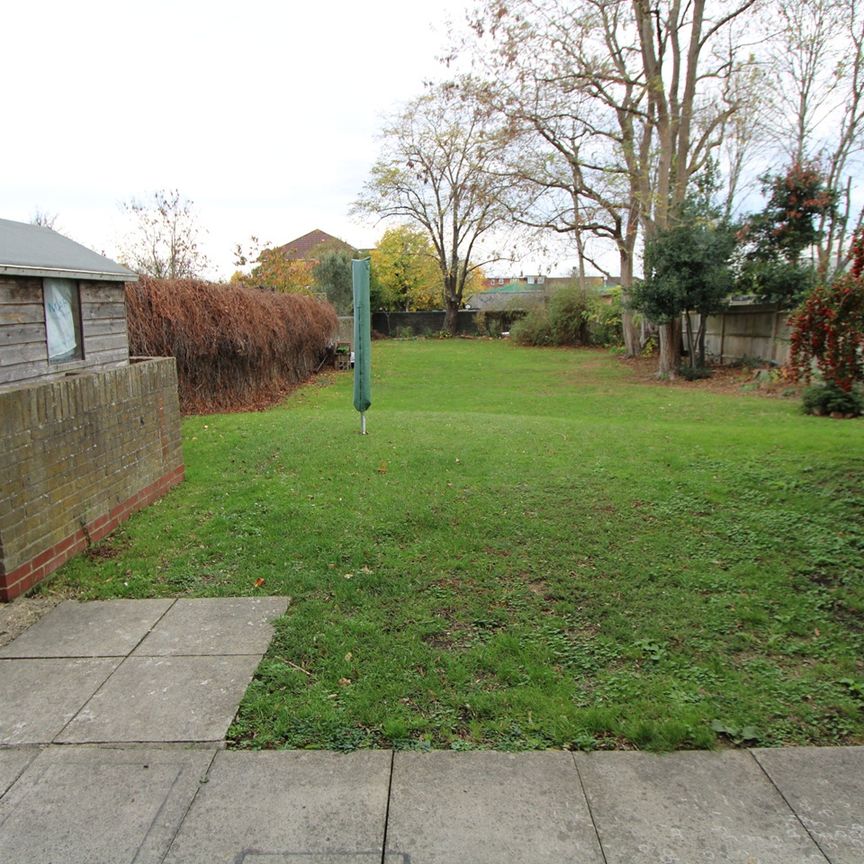 2 Bed Flat, Ellison Road, SW16 - Photo 1