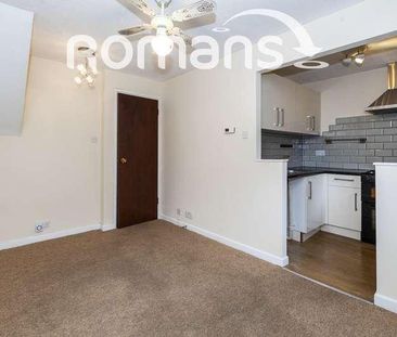 Stephenson Court, Slough, SL1 - Photo 2