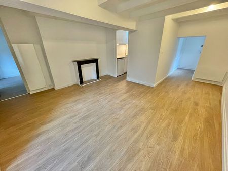 A Louer - Nantes DecrÉ Bouffay - Appartement 2 Pièces Refait A Neuf De 44.01 M² - Photo 4