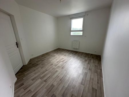 Location Appartement 4 pièces 136m² CHERBOURG-EN-COTENTIN 50100 - Photo 2