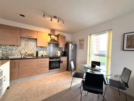 2 bedroom flat to rent - Photo 5