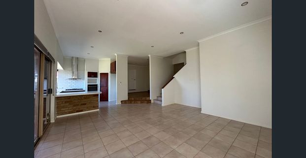 LARGE FAMILY HOME IN EATON - Photo 1